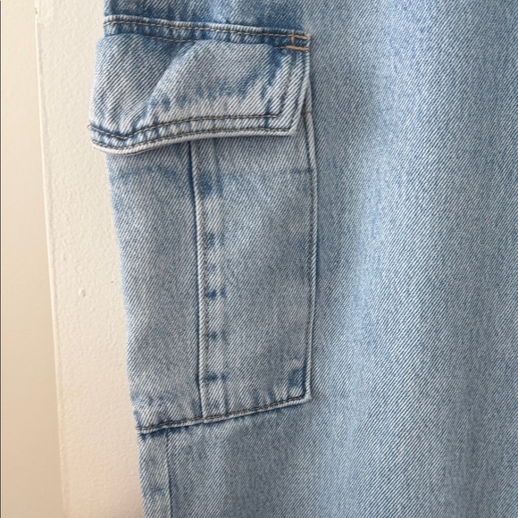 Old Navy Light Blue Denim Cargo Jeans - Picture 3 of 4